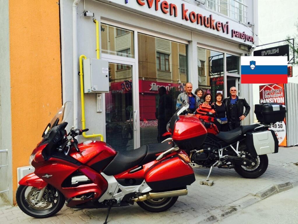 Evren Konukevi Pansiyon โบลู ภายนอก รูปภาพ
